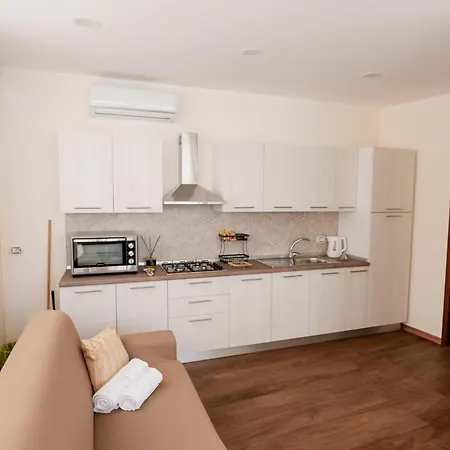 Гостевой дом Luna Di Sale - Romantic Sea & 4*