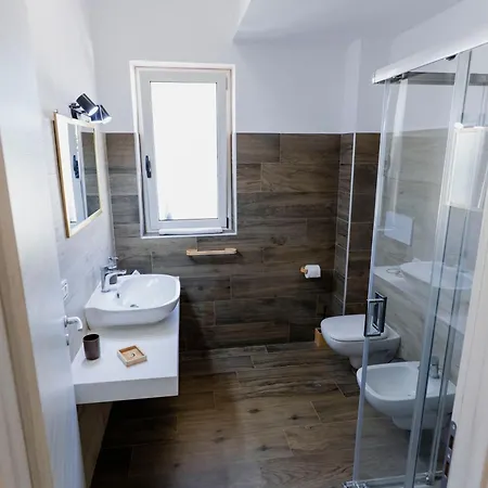 Luna Di Sale - Romantic Sea & Гостевой дом 4*